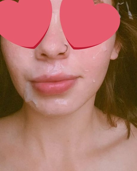 Ashley Hotwife top actress pictures