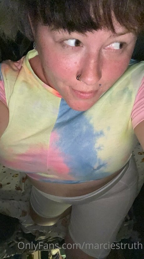 marciestruth model picture