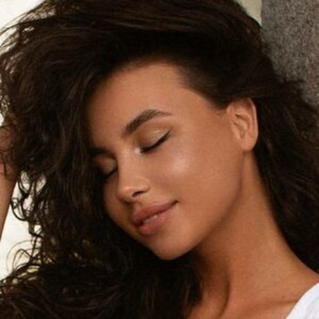 aliya kiss top star galleries