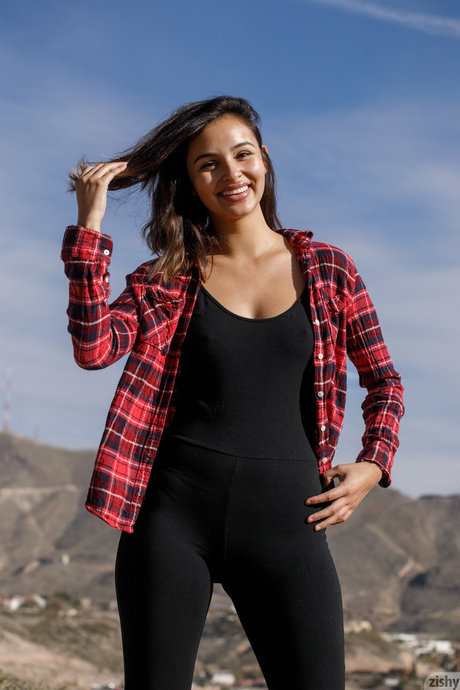 Alejandra Cobos nudes star photos