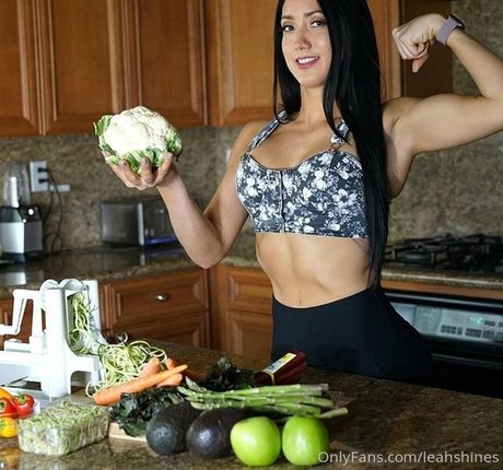 leahshines pornographic actress photo