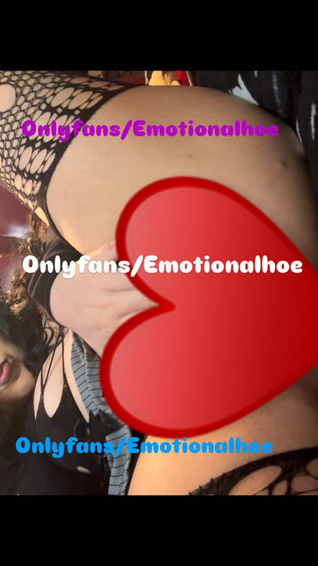 Emotionalhoe model nude gallery