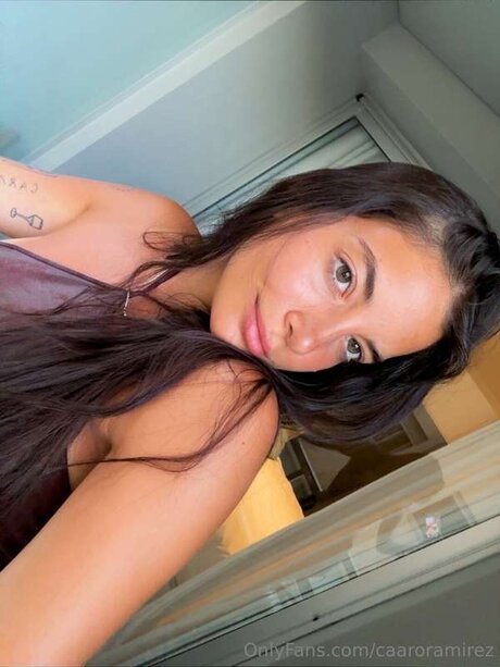 Itscarohub model naked galleries