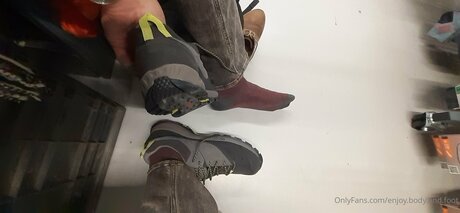 Enjoy Body And Foot pornstar perfect gallery