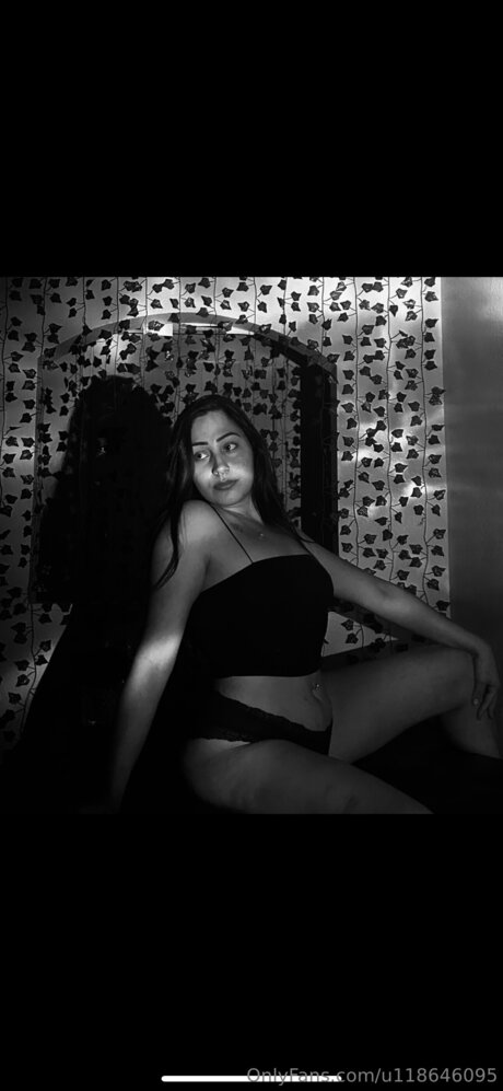 U118646095 sexy star pics