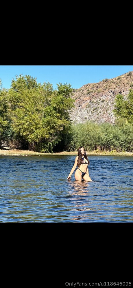 U118646095 pretty actress pics