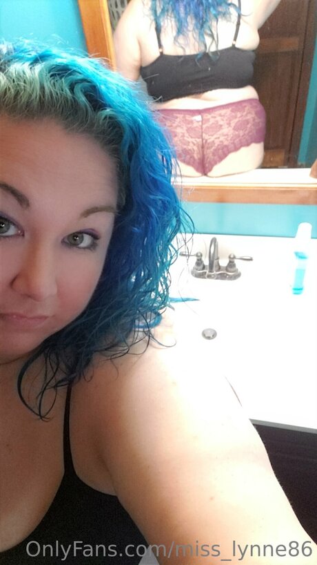 Miss Lynne86 pornographic model gallery