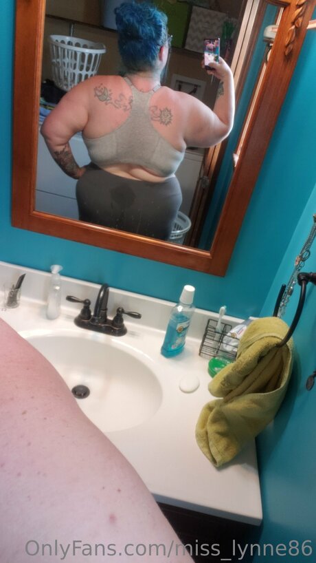 Miss Lynne86 star top image