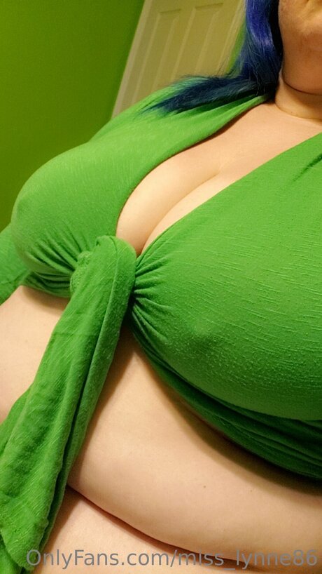 Miss Lynne86 beautiful pornstar photos