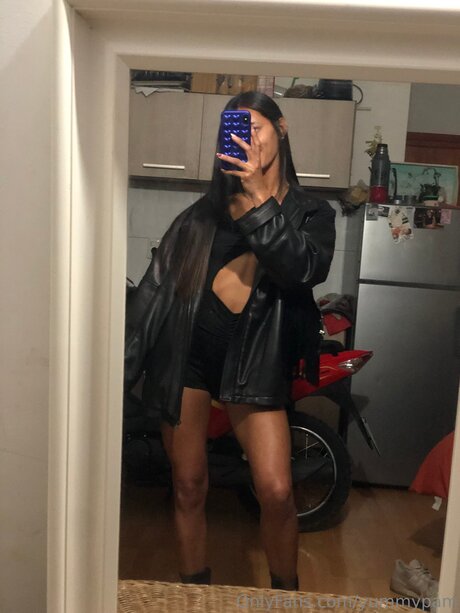 Yummypam star sexy pic