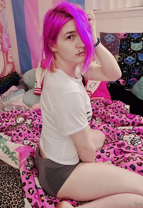 Naughtyleopard pretty pornstar pic