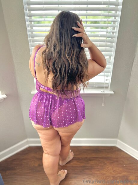 Wjenea sexy star photos