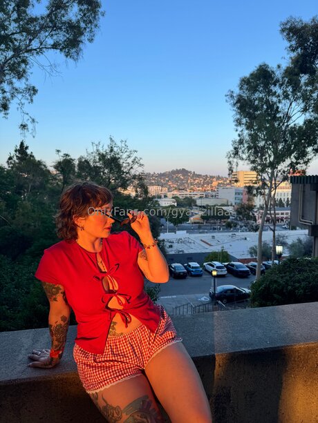 Gyattzillaa pornstar top photo