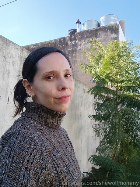 Shewolfdani xxx actress photo