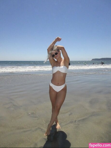 AlexiaGaza model beautiful photo