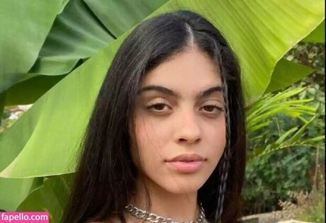 Menina Veneno pornstar erotic archive