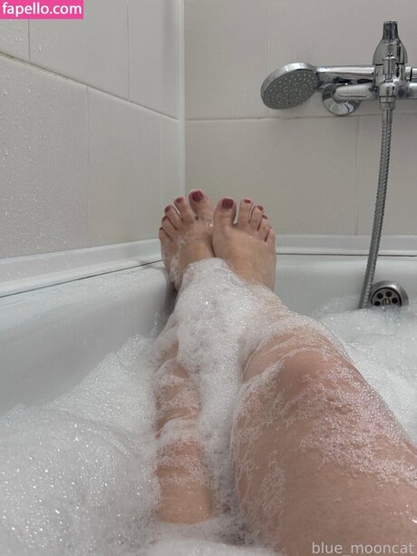 Blue Mooncat porn model image