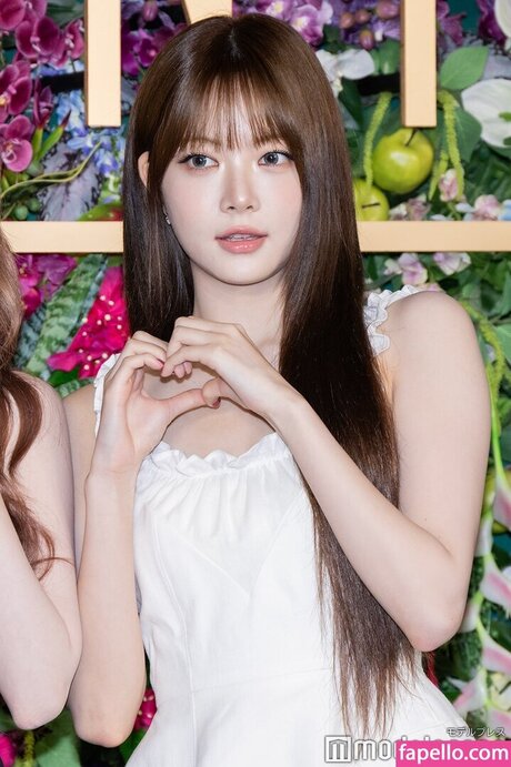 Hong Eunchae_ star free pic