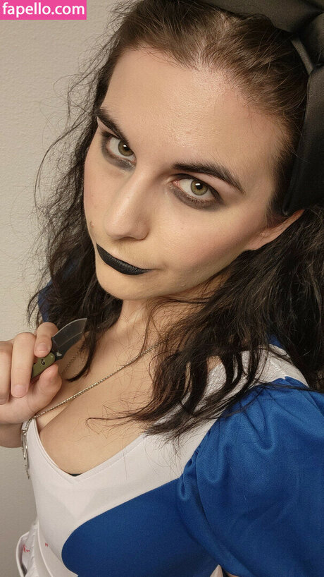 Allylotl sexy actress pics