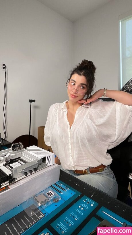 ayaattt hd actress img