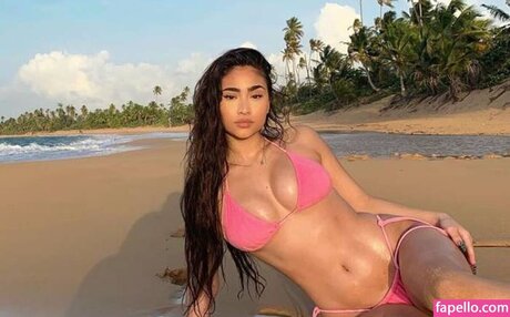 Paloma Mami nude star picture