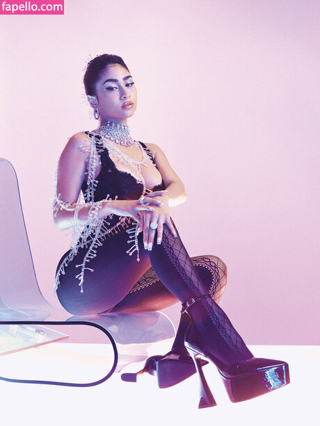 Paloma Mami star naked image