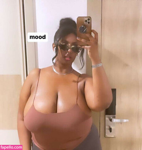 HornAfrica model sexy galleries