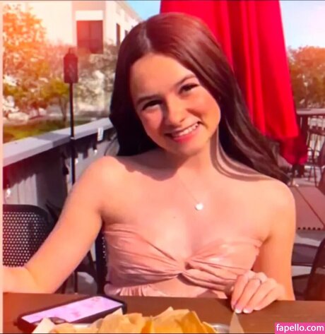 Cailey Fleming model art pictures