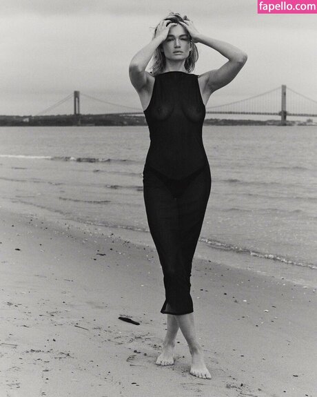 Camille Opp star art photo