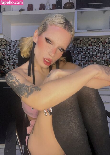 Nikkita Slayer TS star sex photos