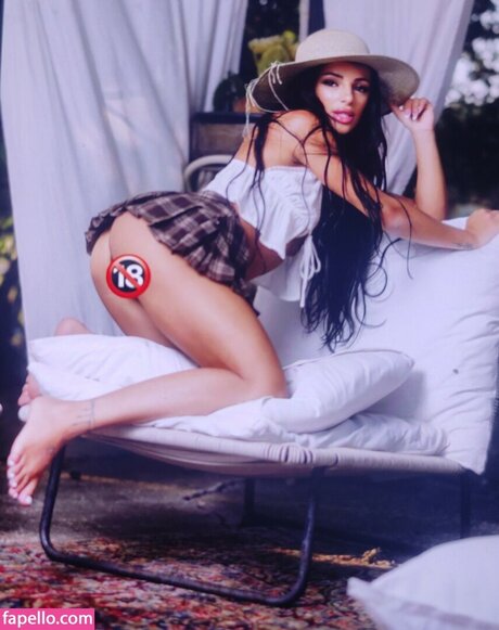 Sofia Merolli erotic model pictures