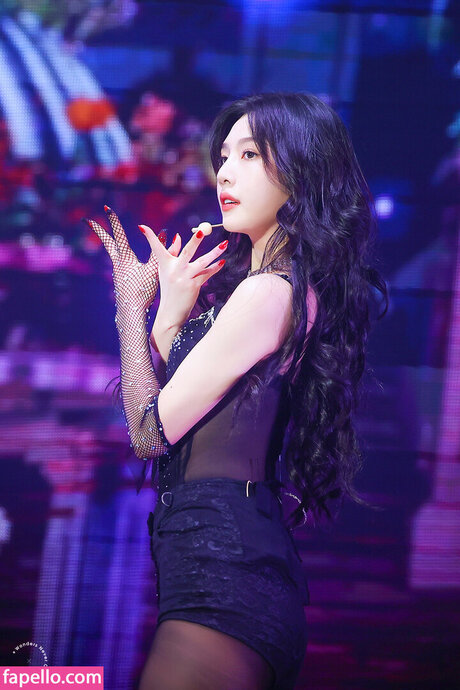 hairy granny onlyfans top pictures