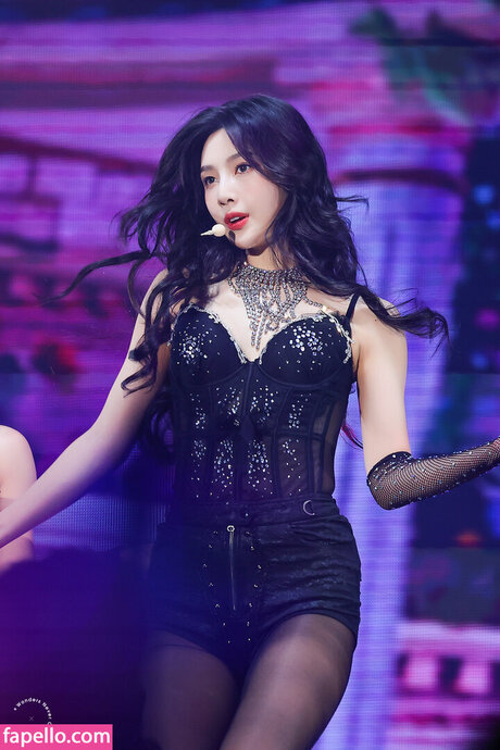 Park Soo young star art gallery