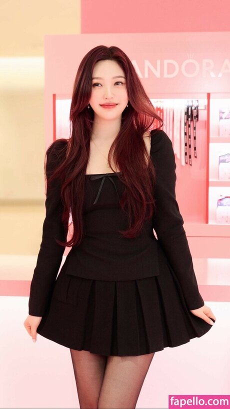 Park Soo young sexy star pic