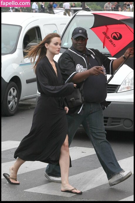 Leighton Meester star pretty images