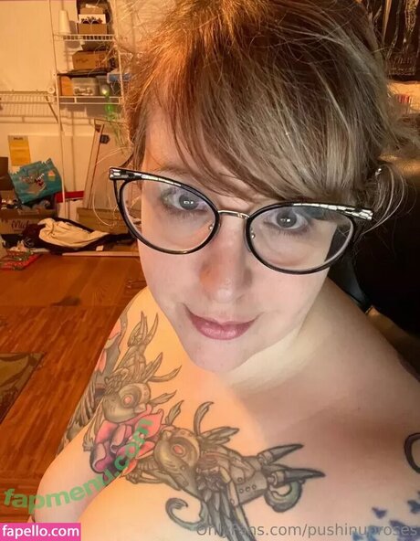 Pushing Up Roses nudes star img