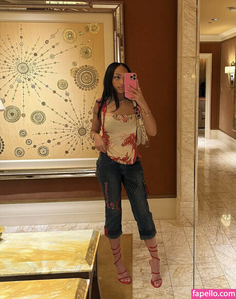 Jodie Woods sex model images