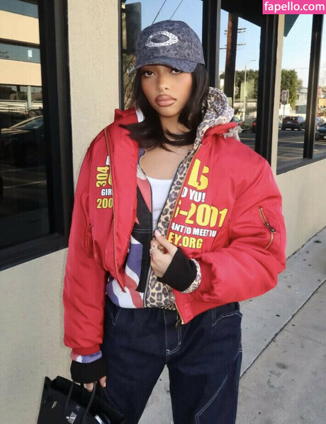 Jodie Woods erotic actress img