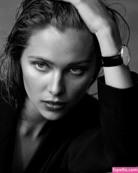 Laura Oganessian adult model galleries