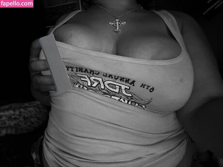 Weezy Weezyouttaherea erotic star pictures