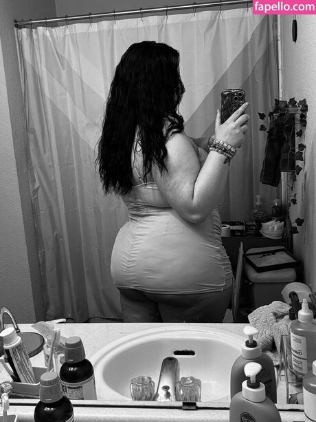 Weezy Weezyouttaherea nudes pornstar photo