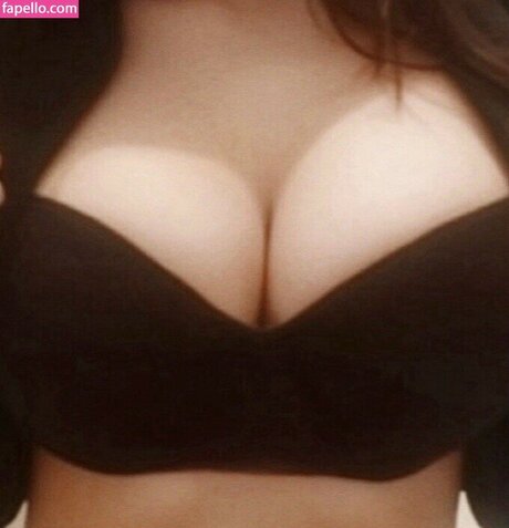 LolaPinky nudes model pics