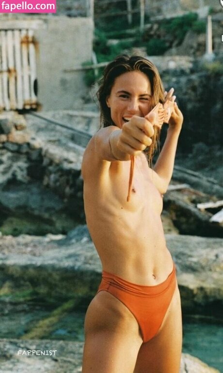 Lauren Messack star exclusive pic