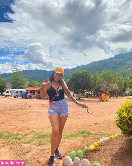 Corayma Eliana art star picture