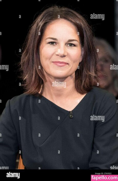 annalenabaerbock star top photos