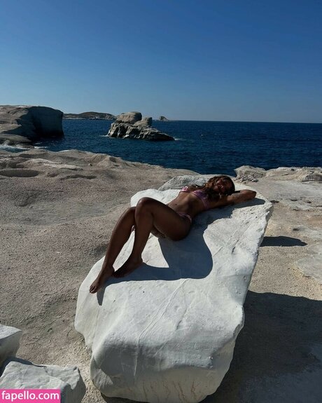 Spellling model nice photos