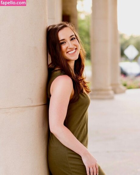 Rebecca Rogers model top img