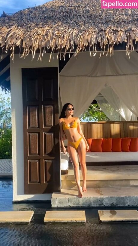 Carol Macedo art model images