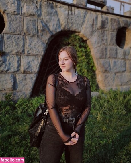 TKristina model top photo