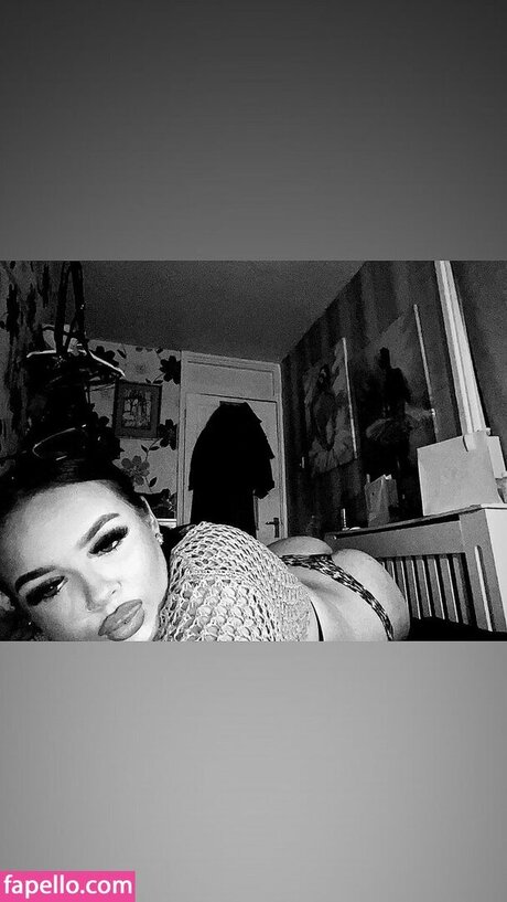 billiej x nice model photo